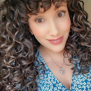 Meet your Posher, Daysie